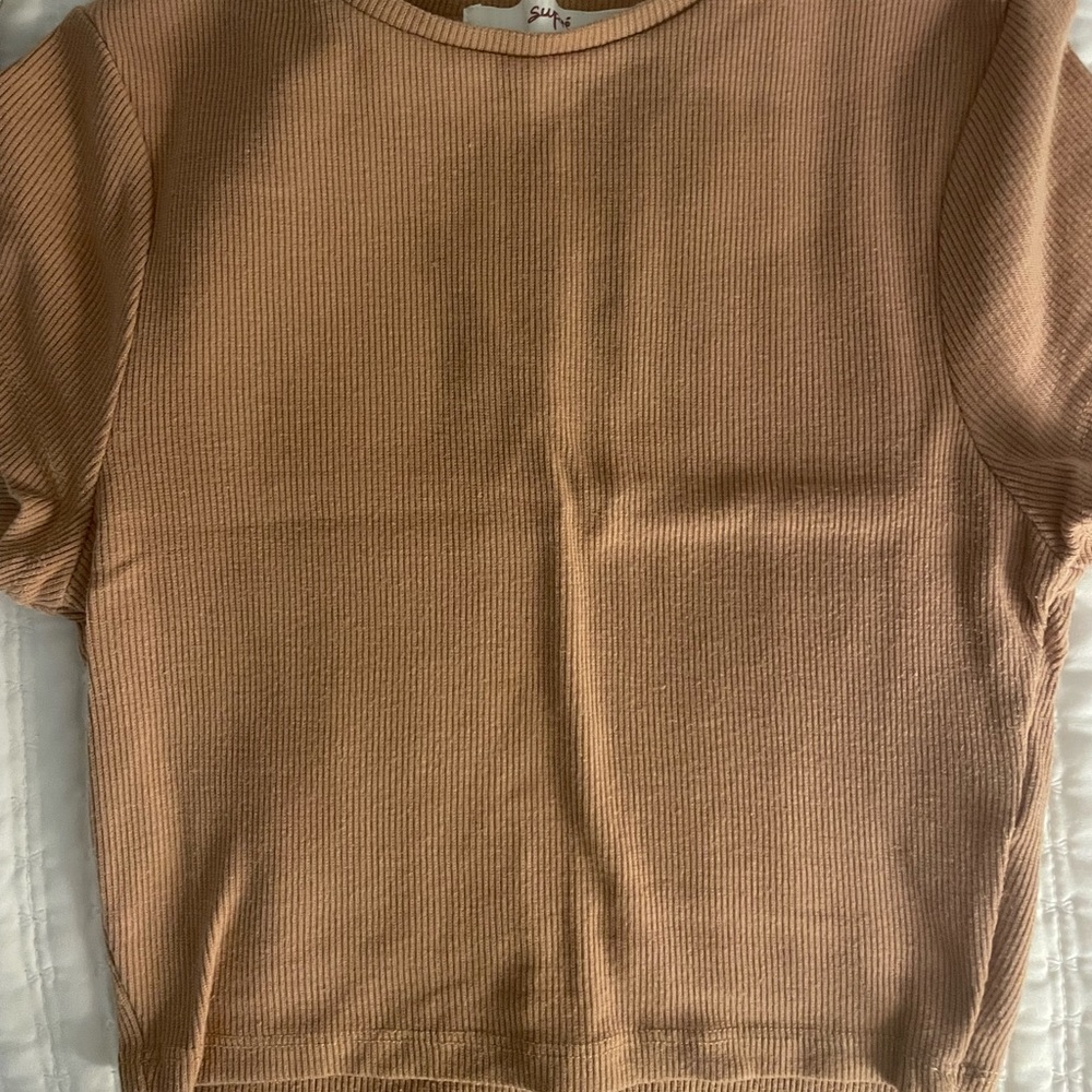 Two basic crop tops XS
